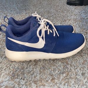 Blue and Cream Nike Tanjun - size 7.5 - gently worn